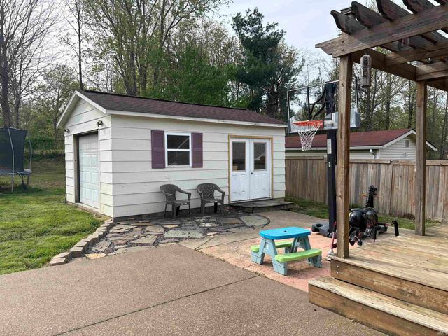5855 Westchester Drive, Newburgh, IN 47630
