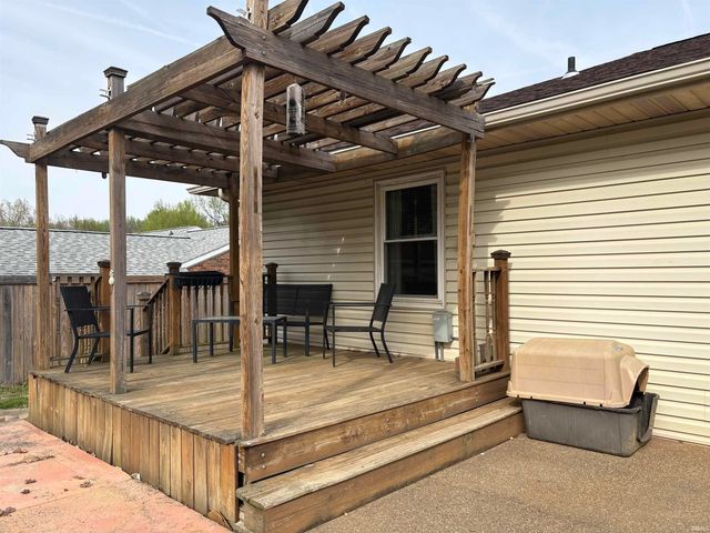 5855 Westchester Drive, Newburgh, IN 47630