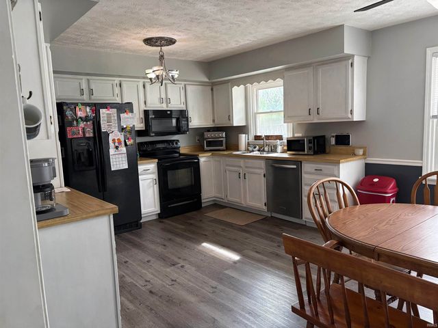 5855 Westchester Drive, Newburgh, IN 47630