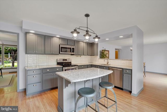 11013 KLINE HILL CT, New Freedom, PA 17349
