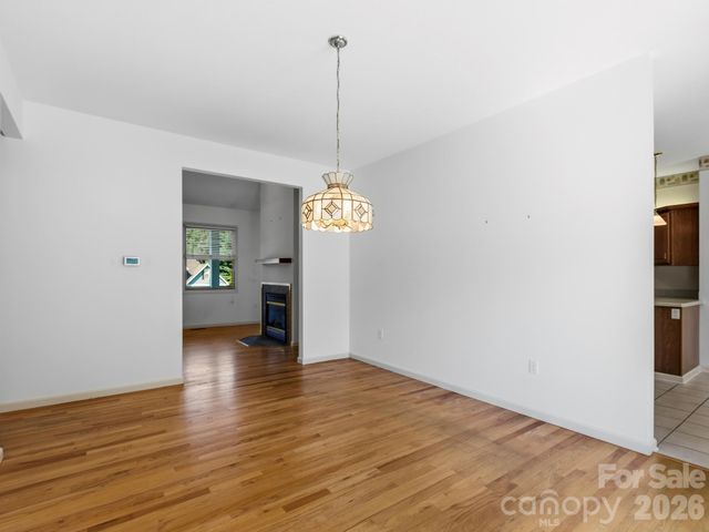 128 Stone House Road, Hendersonville, NC 28739