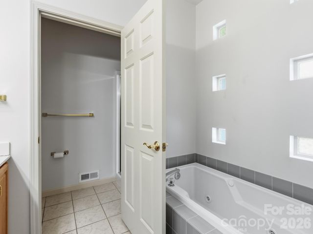 128 Stone House Road, Hendersonville, NC 28739