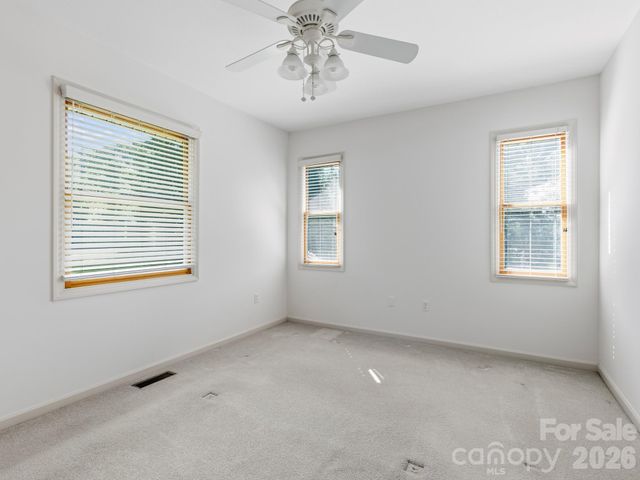 128 Stone House Road, Hendersonville, NC 28739