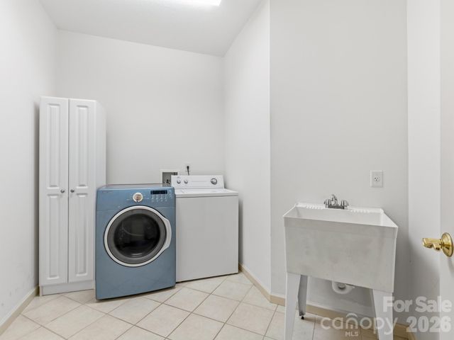 128 Stone House Road, Hendersonville, NC 28739