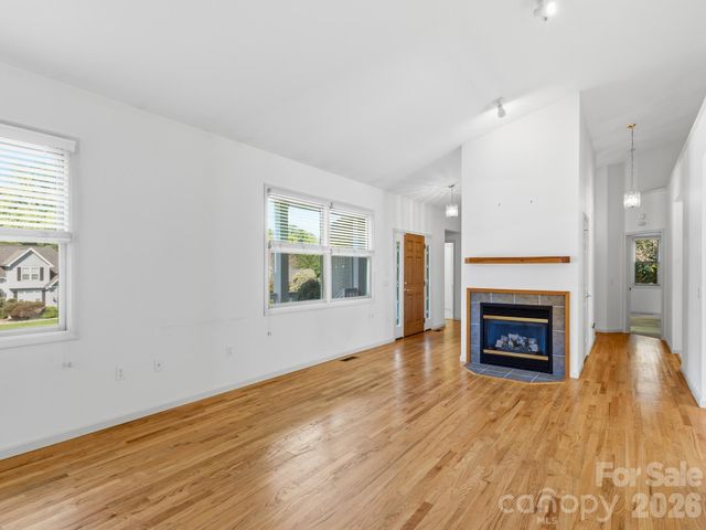 128 Stone House Road, Hendersonville, NC 28739