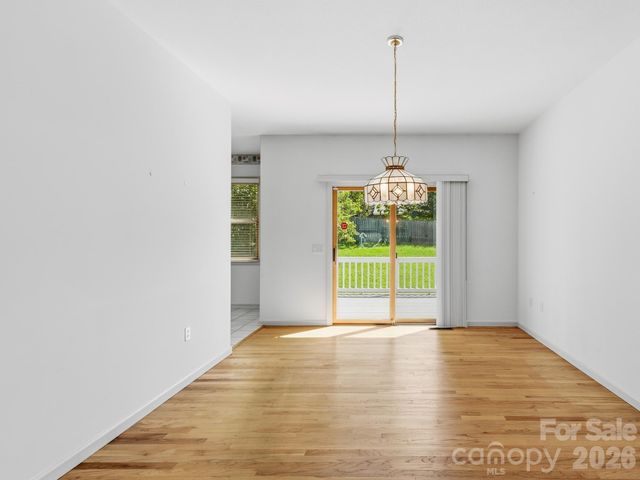 128 Stone House Road, Hendersonville, NC 28739