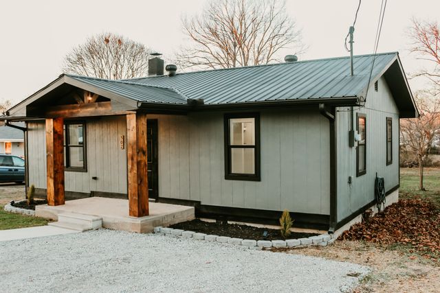 502 Bunch Avenue, Ava, MO 65608