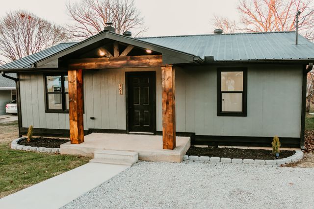 502 Bunch Avenue, Ava, MO 65608