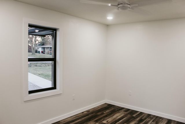 502 Bunch Avenue, Ava, MO 65608