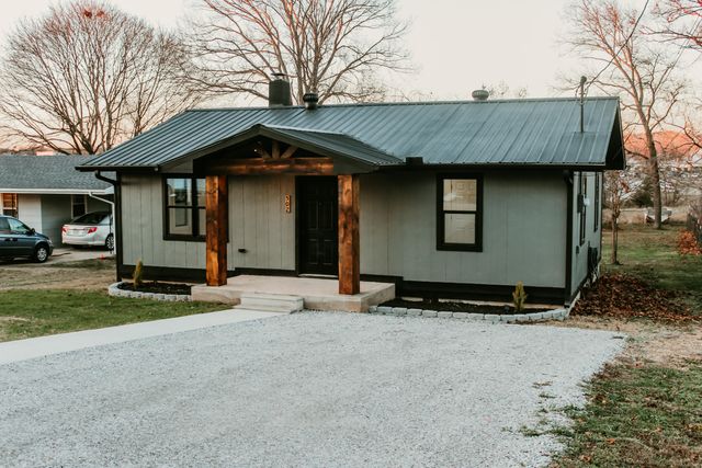 502 Bunch Avenue, Ava, MO 65608