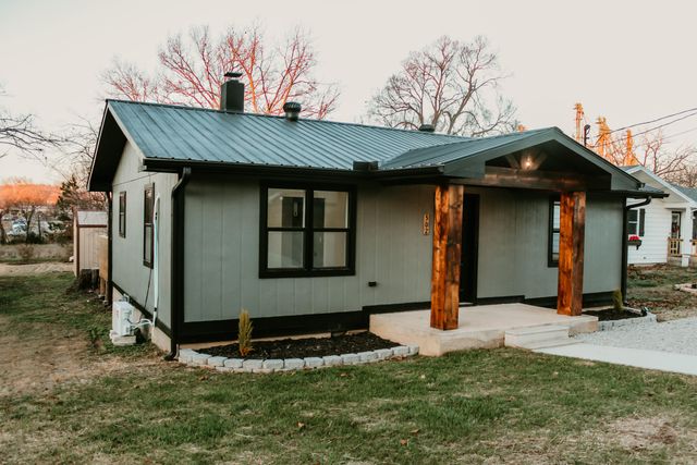 502 Bunch Avenue, Ava, MO 65608