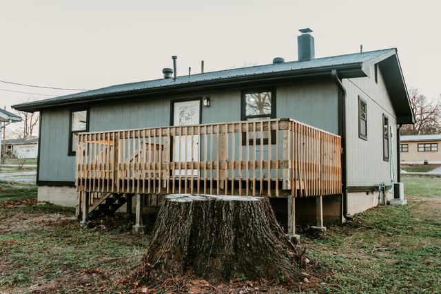 502 Bunch Avenue, Ava, MO 65608