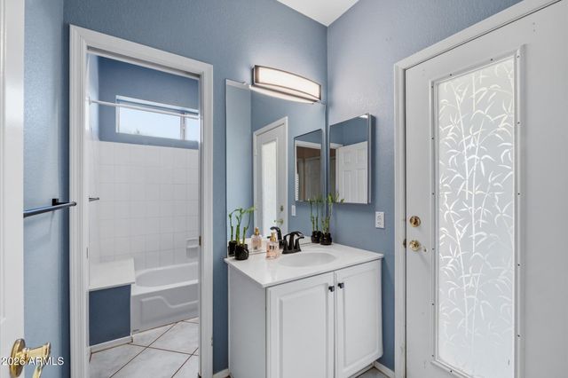 6305 E PALM Street, Mesa, AZ 85215