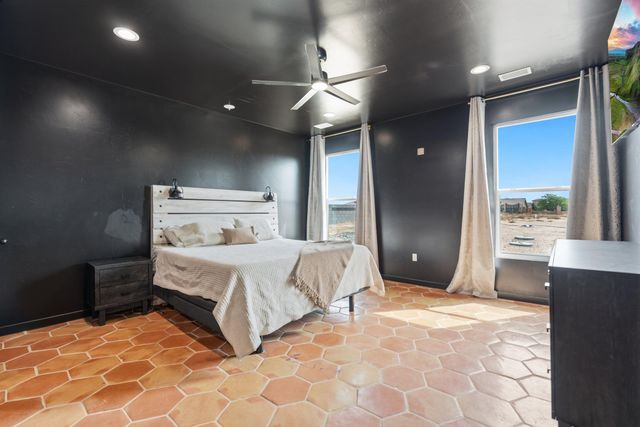 712 2nd Street NE, Rio Rancho, NM 87124
