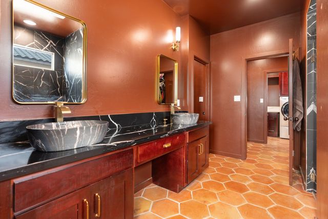 712 2nd Street NE, Rio Rancho, NM 87124