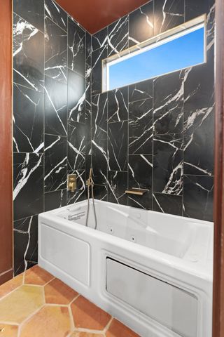 712 2nd Street NE, Rio Rancho, NM 87124