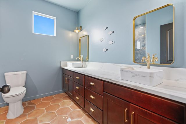 712 2nd Street NE, Rio Rancho, NM 87124
