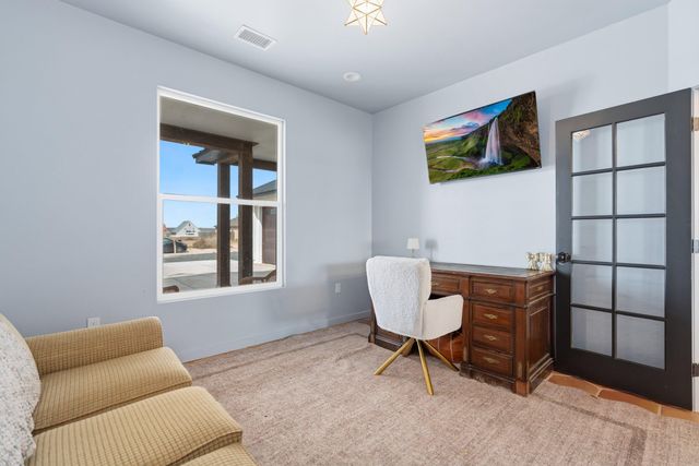 712 2nd Street NE, Rio Rancho, NM 87124