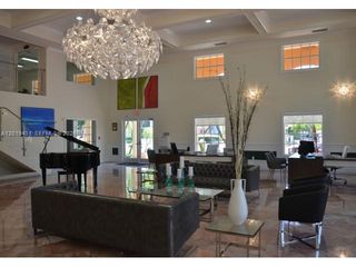9601 Fontainebleau Blvd 110, Miami, FL 33172