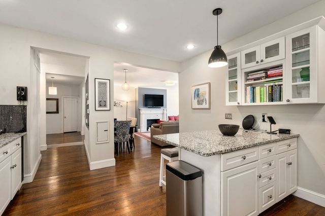 6 Lanark Road 1, Brookline, MA 02445