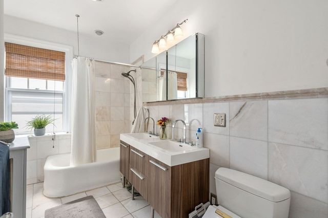 6 Lanark Road 1, Brookline, MA 02445