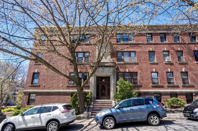 6 Lanark Road 1, Brookline, MA 02445