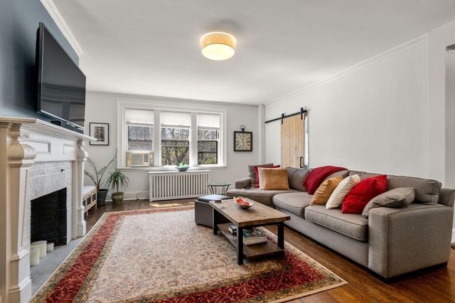 6 Lanark Road 1, Brookline, MA 02445