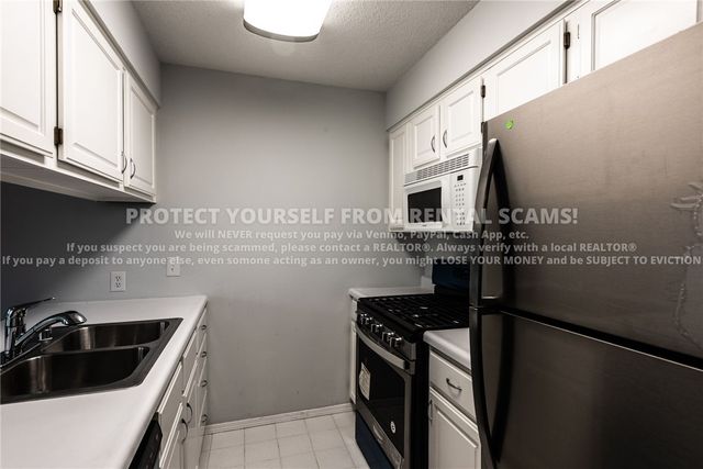 2554 W Houston, Fayetteville, AR 72704