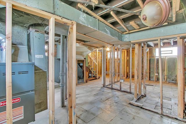 9846 S Calhoun Avenue, Chicago, IL 60617