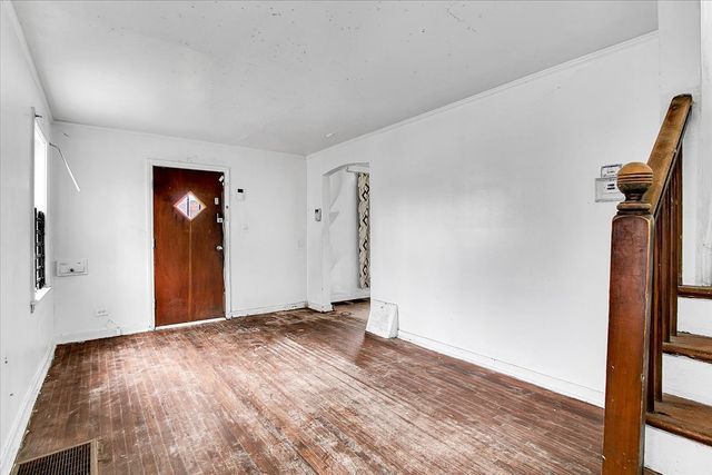 9846 S Calhoun Avenue, Chicago, IL 60617