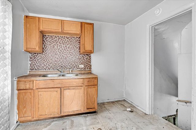 9846 S Calhoun Avenue, Chicago, IL 60617