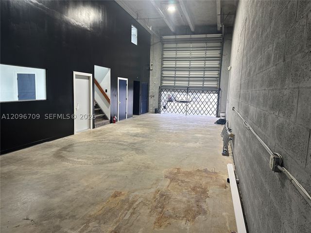 10680 NW 123rd St Rd 101, Medley, FL 33178