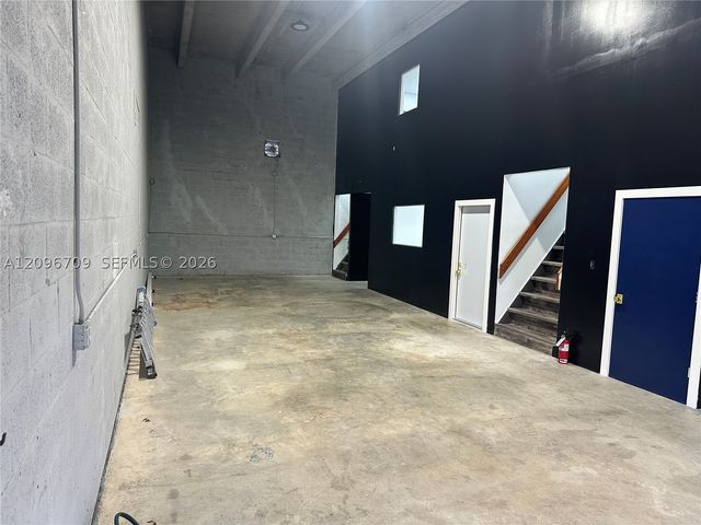10680 NW 123rd St Rd 101, Medley, FL 33178