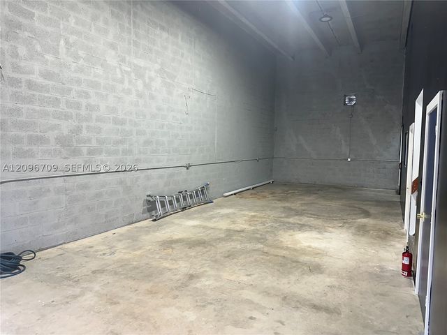 10680 NW 123rd St Rd 101, Medley, FL 33178