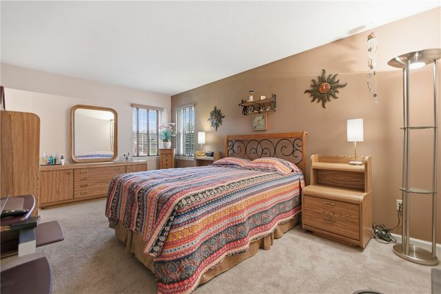 306 Covington Ct, Seven Fields Boro, PA 16046
