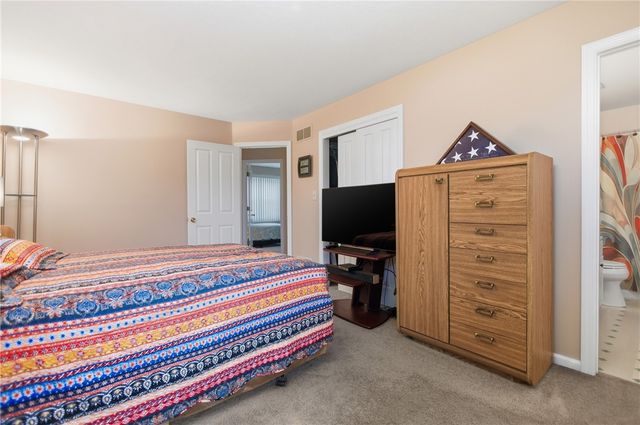 306 Covington Ct, Seven Fields Boro, PA 16046