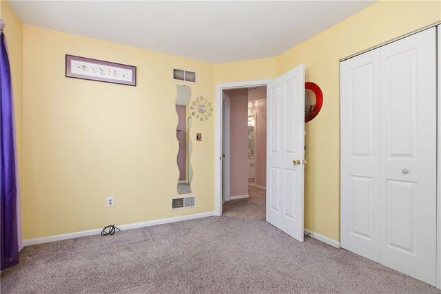 306 Covington Ct, Seven Fields Boro, PA 16046
