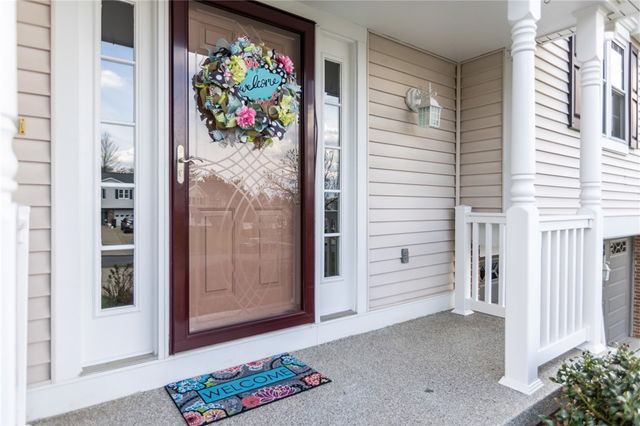 306 Covington Ct, Seven Fields Boro, PA 16046