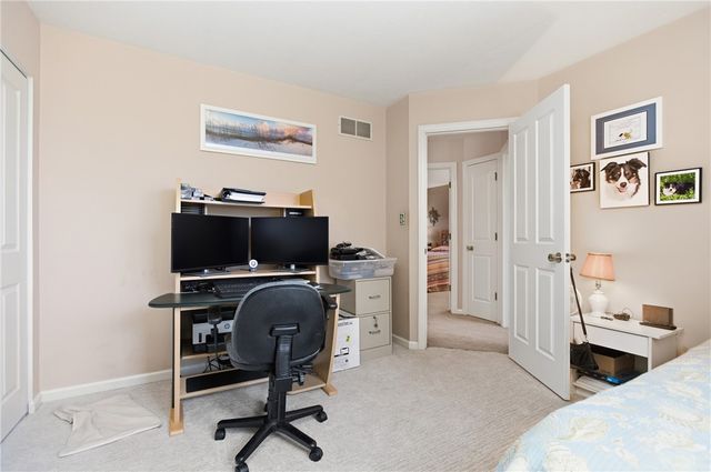 306 Covington Ct, Seven Fields Boro, PA 16046