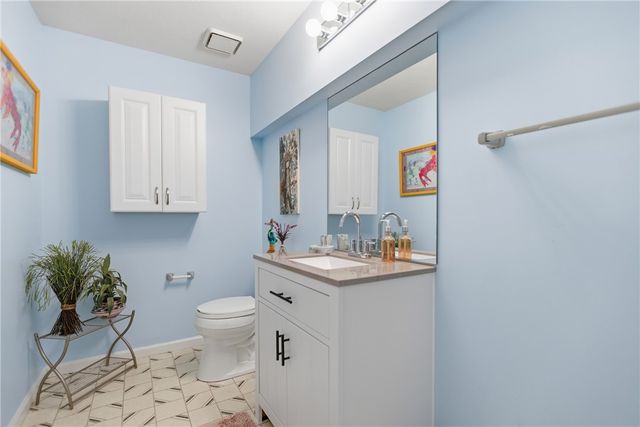 306 Covington Ct, Seven Fields Boro, PA 16046