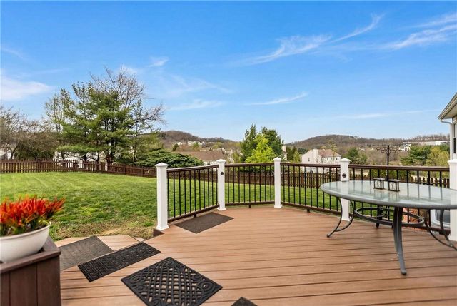 306 Covington Ct, Seven Fields Boro, PA 16046
