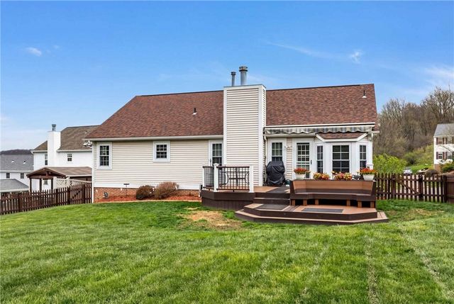 306 Covington Ct, Seven Fields Boro, PA 16046