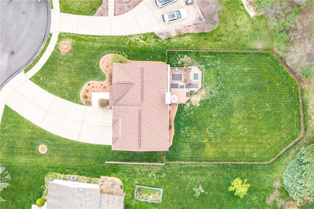 306 Covington Ct, Seven Fields Boro, PA 16046
