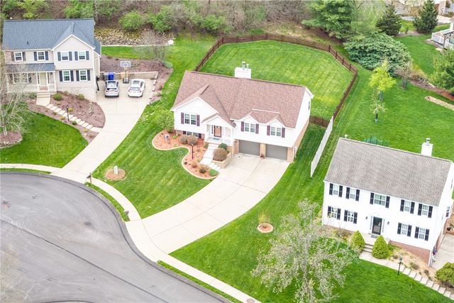 306 Covington Ct, Seven Fields Boro, PA 16046