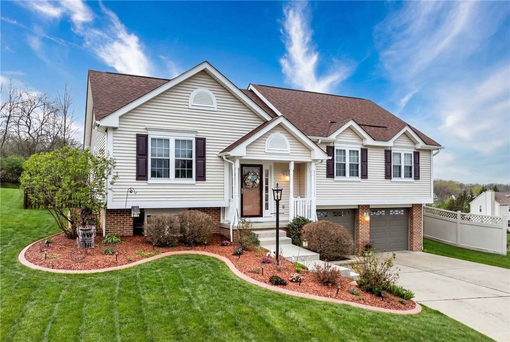 306 Covington Ct, Seven Fields Boro, PA 16046