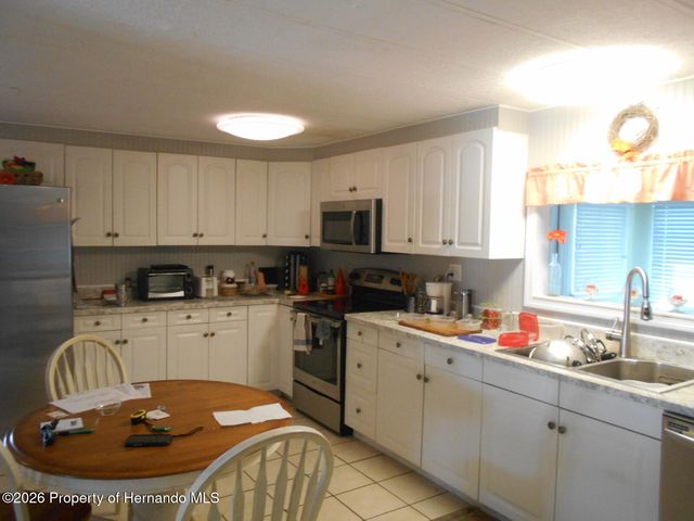 8271 Modena Avenue, Brooksville, FL 34613