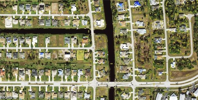 293 Long Meadow LN, Rotonda West, FL 33947