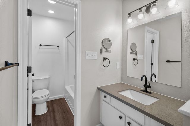5001 Lamonte Lane 105, Houston, TX 77092