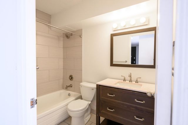 410 Groveland Avenue 1906, Minneapolis, MN 55403