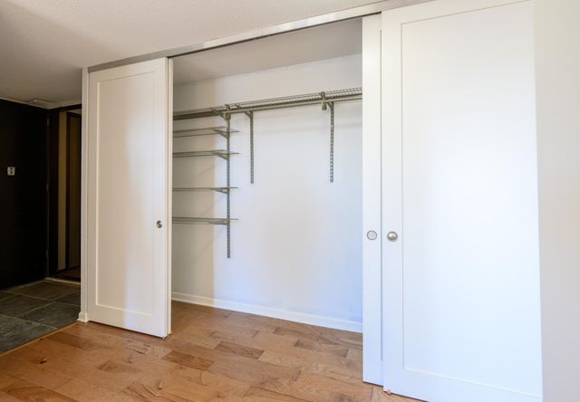 410 Groveland Avenue 1906, Minneapolis, MN 55403